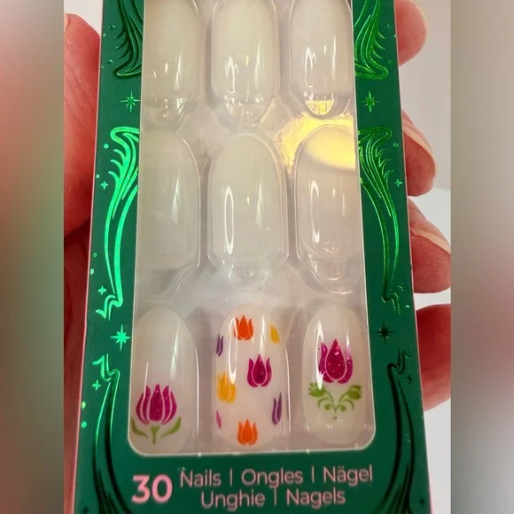 Wicked x imPRESS Press-On Nails | Floral Accent | Medium - Picture 2 of 5